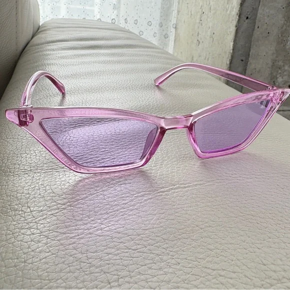 Retro Purple Lilac Translucent Cat-Eye Sunglasses | Trendy Y2K Aesthetic Eyewear - Picture 4 of 9